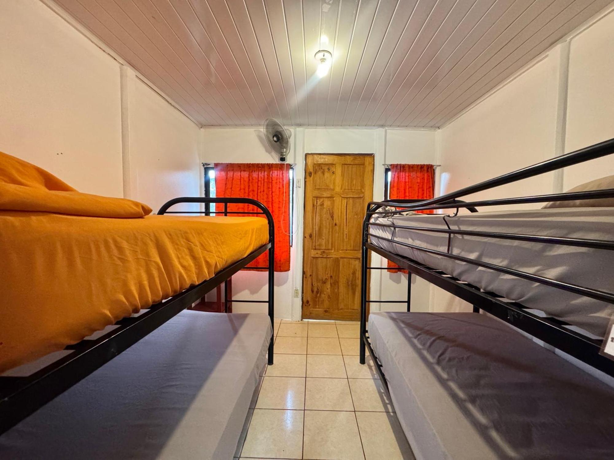 Kalunay Hostel Puerto Viejo de Talamanca Екстер'єр фото